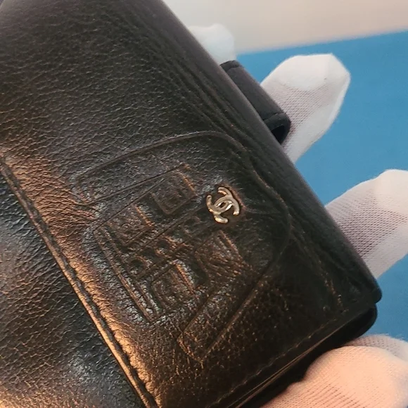 Chanel Sweater Embossed Compact Wallet - Picture 16 of 16